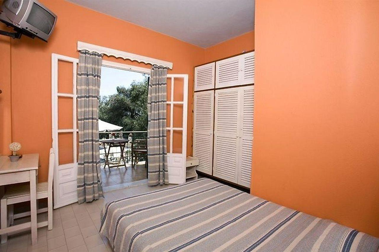 Yannis Servos Barbati Apartments Zewnętrze zdjęcie